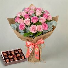 20 Pink Roses Bunch With Chocolates