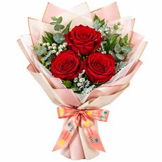 3 red roses