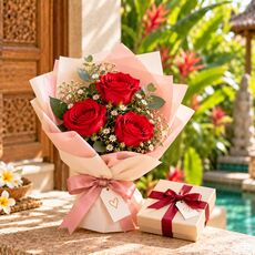3 red roses